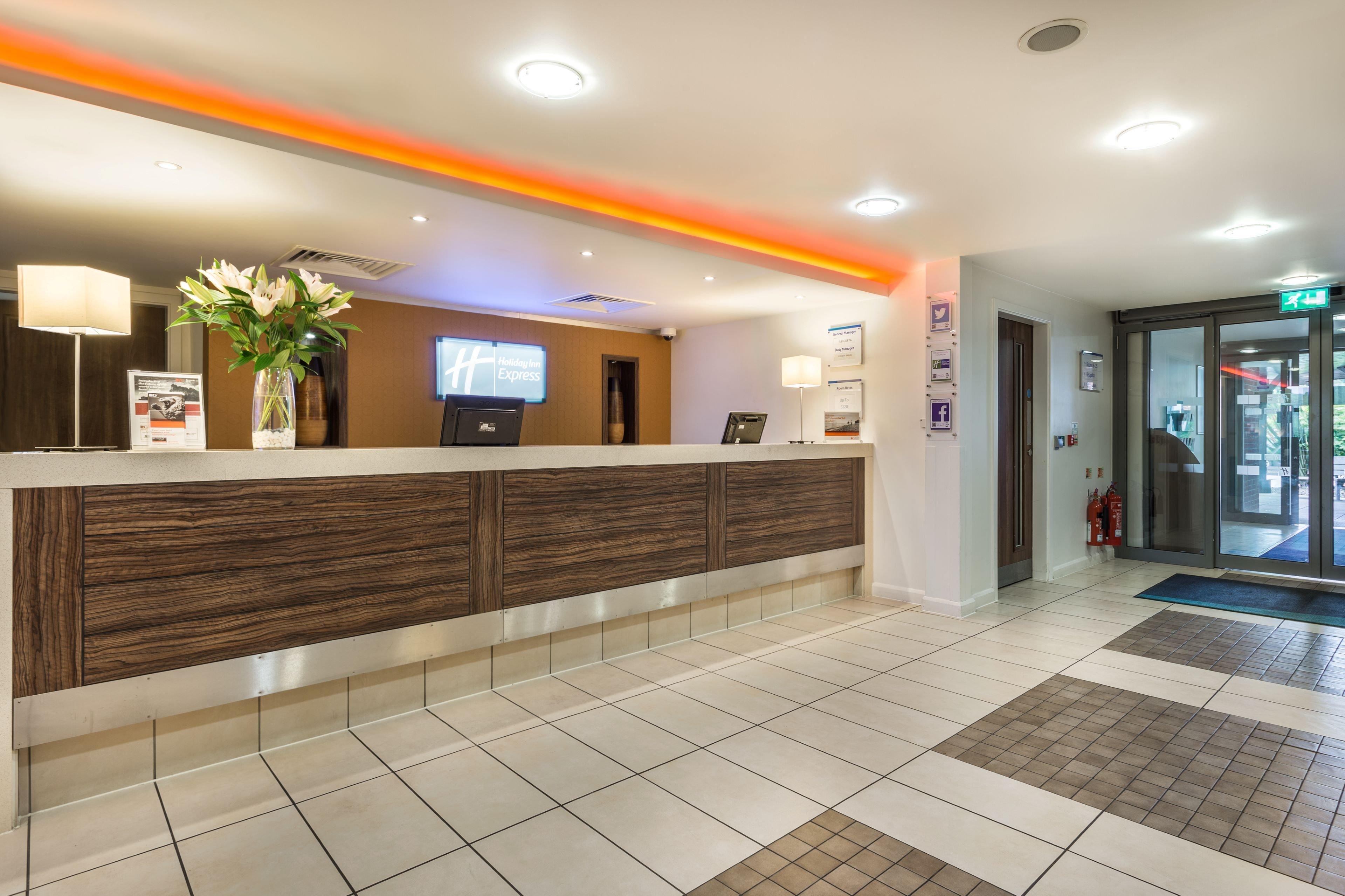 Holiday Inn Express Colchester By Ihg Εξωτερικό φωτογραφία