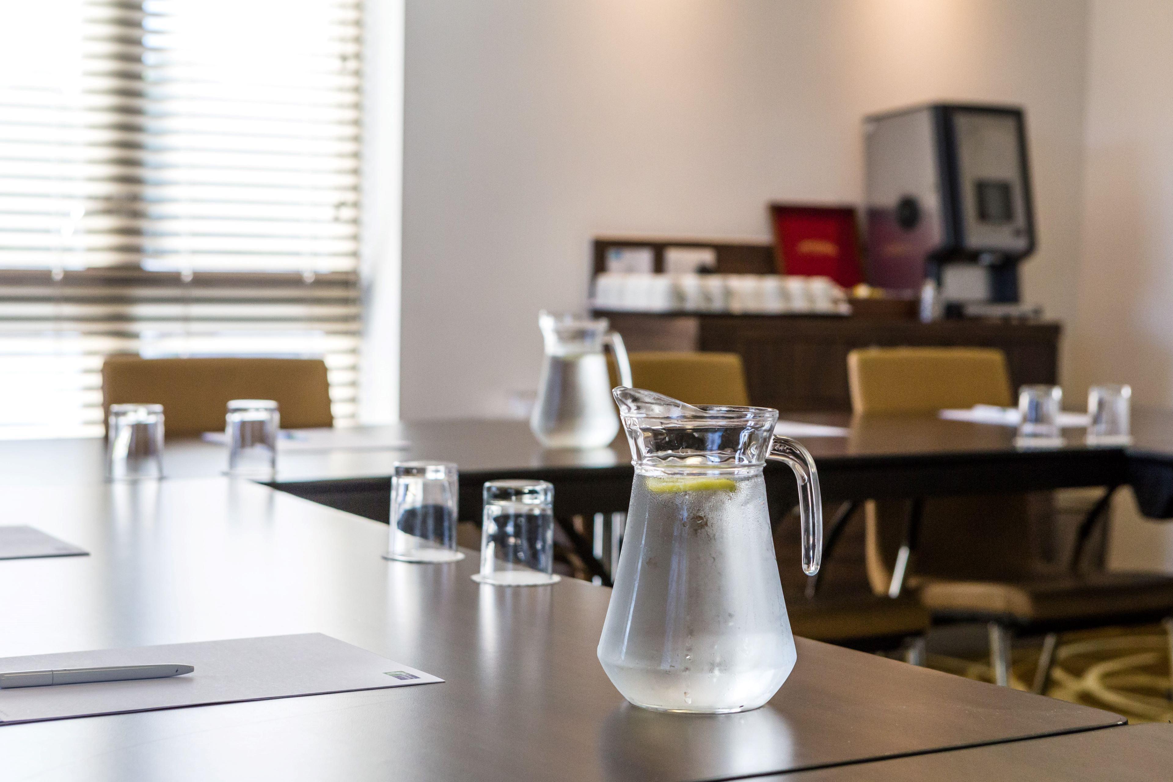 Holiday Inn Express Colchester By Ihg Εξωτερικό φωτογραφία