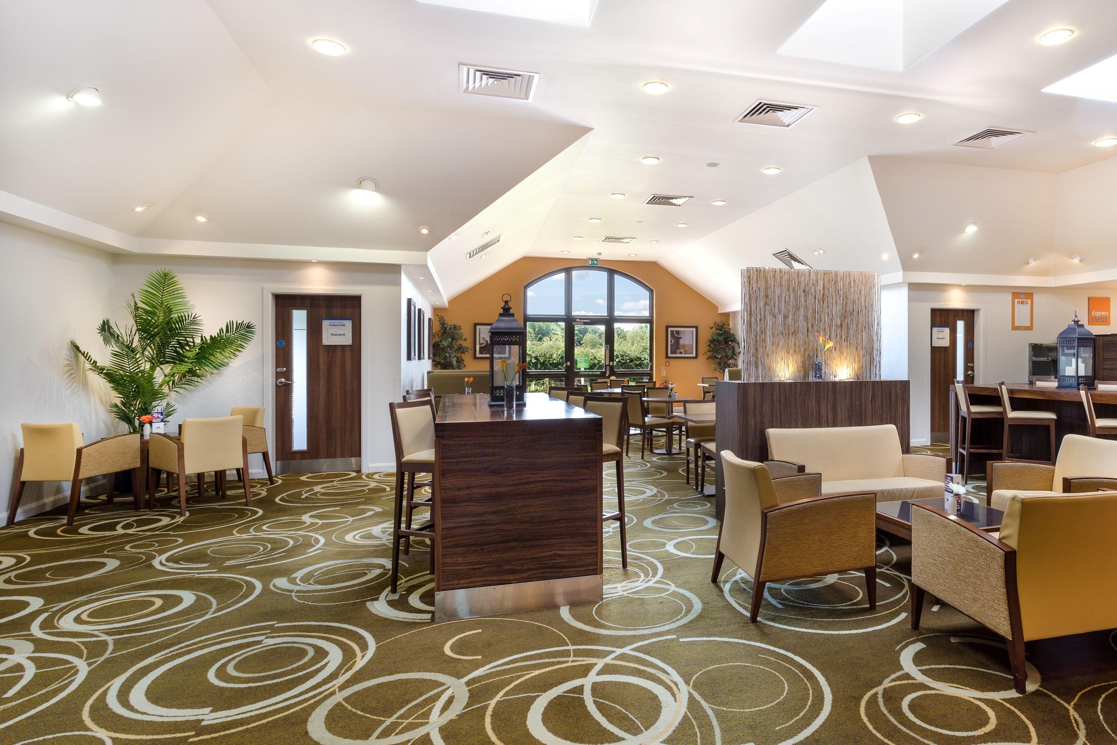 Holiday Inn Express Colchester By Ihg Εξωτερικό φωτογραφία