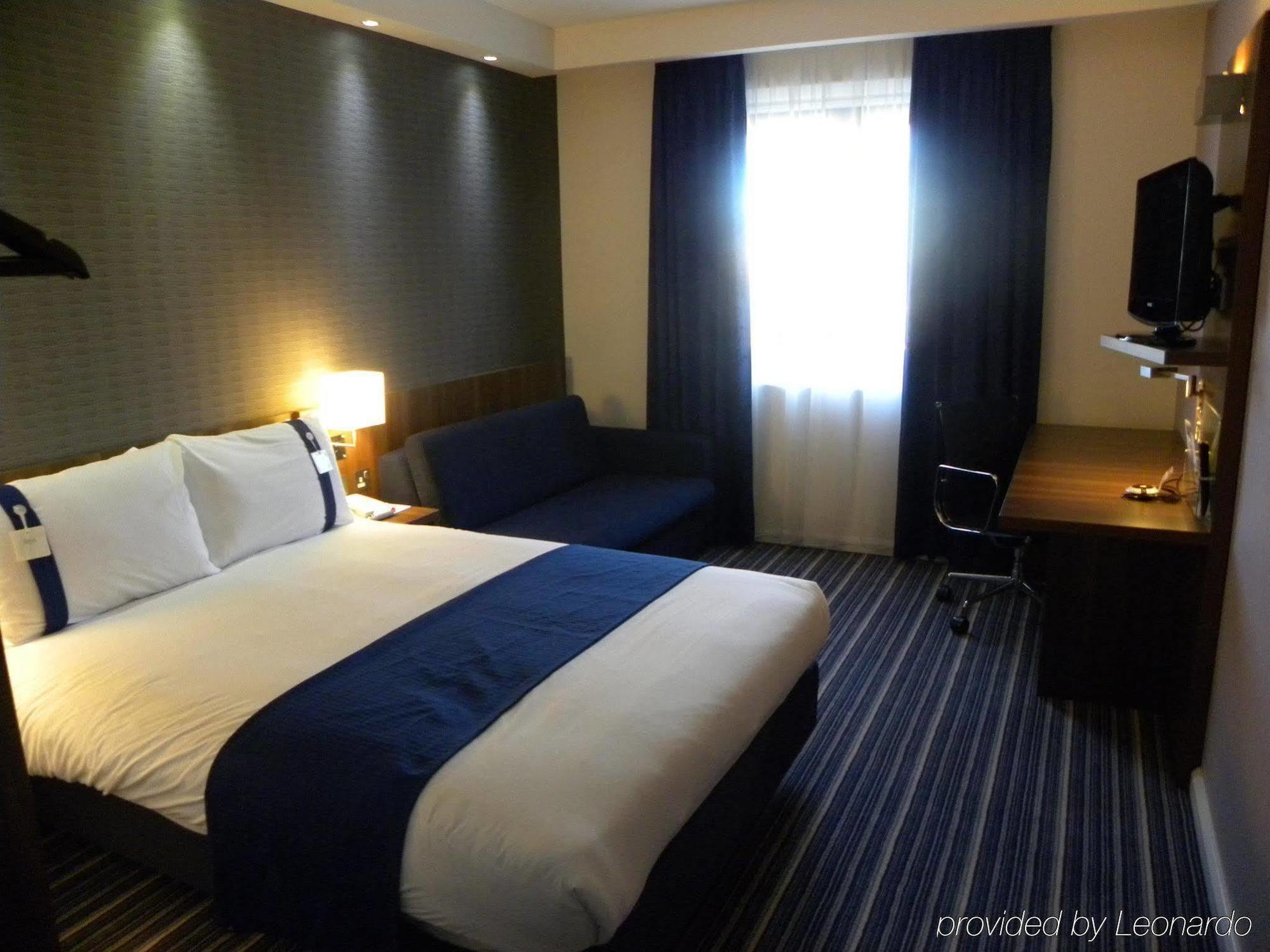 Holiday Inn Express Colchester By Ihg Δωμάτιο φωτογραφία